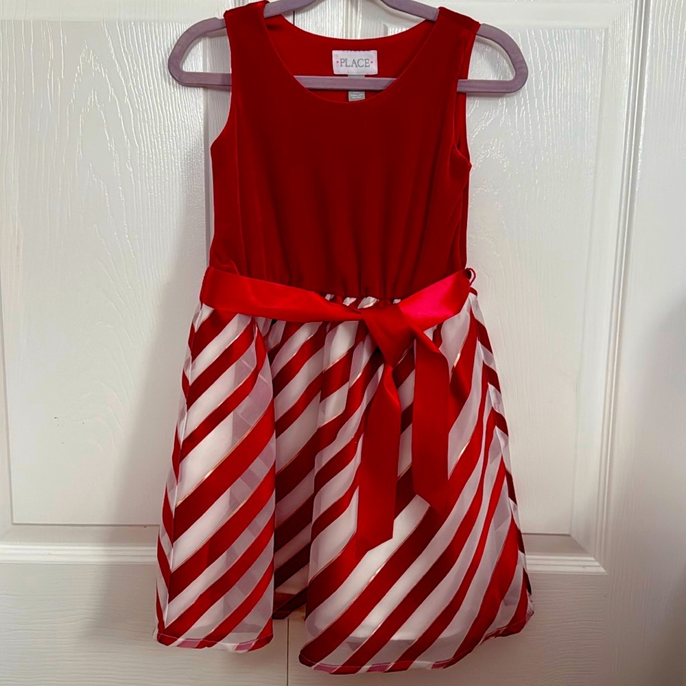 Children’s Placee red velvet dress in size 5/6